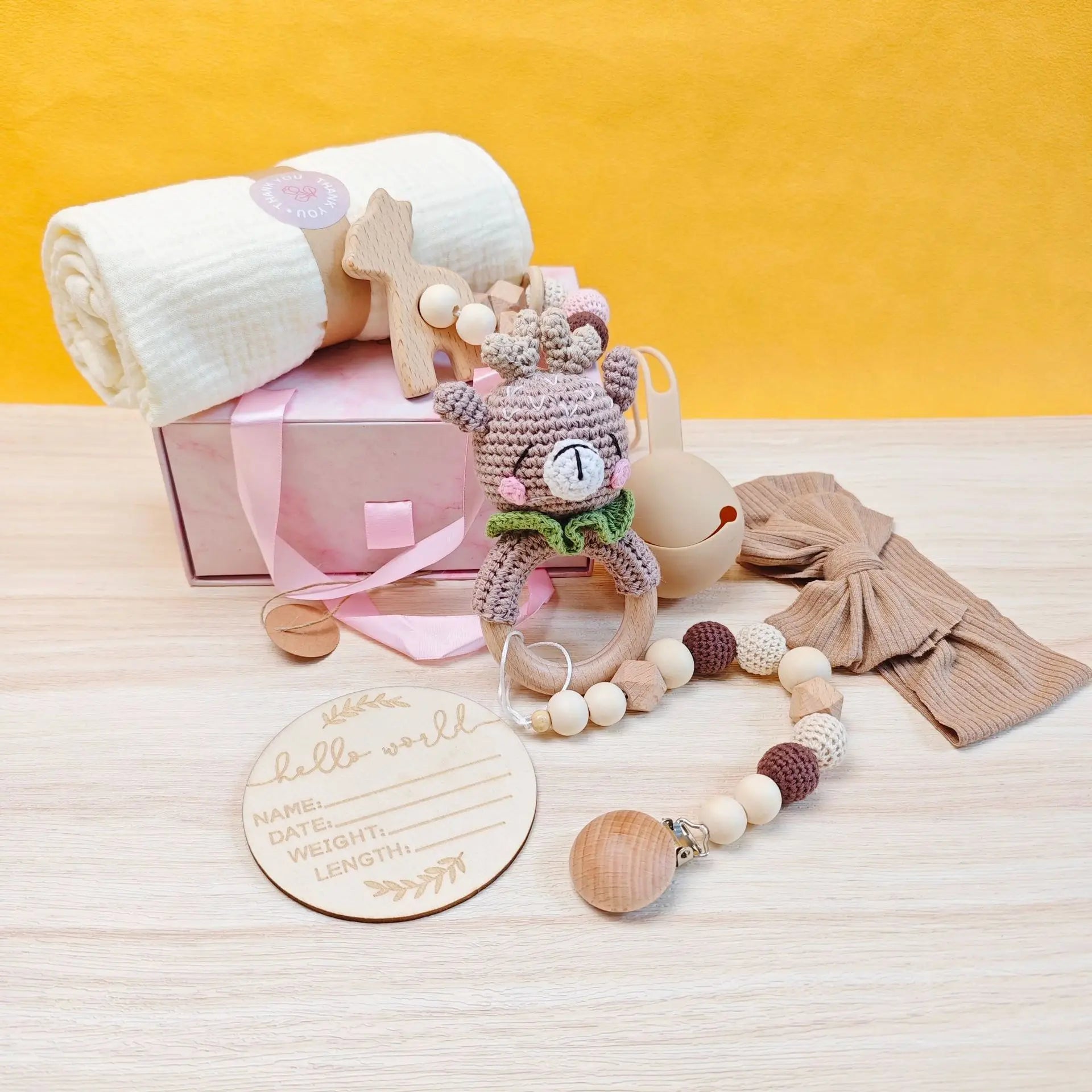 Newborn Gift Set, Baby Newborn Rattle Milestones Keepsake New Baby Gift Box for Boys and Girls