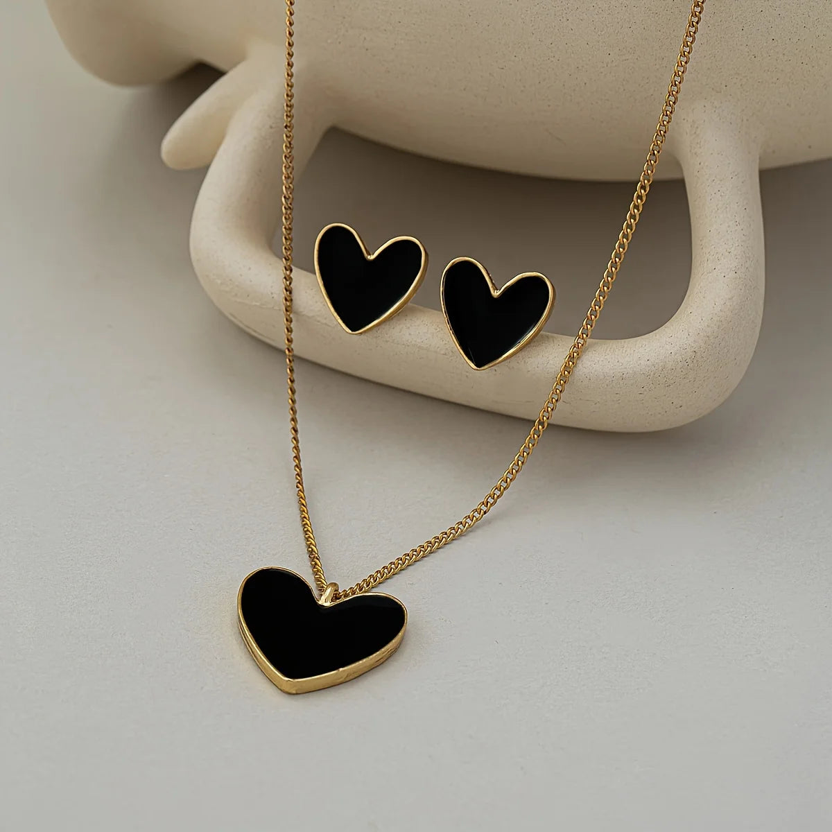 [Stylish Gift Set] 3pcs Stylish Minimalist Sweet Heart Earrings and Necklace Gift Set
