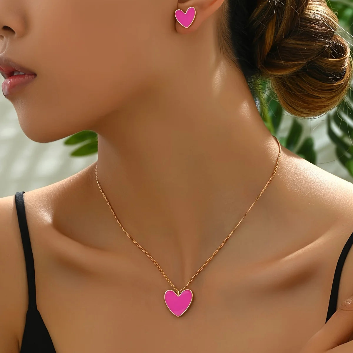 [Stylish Gift Set] 3pcs Stylish Minimalist Sweet Heart Earrings and Necklace Gift Set