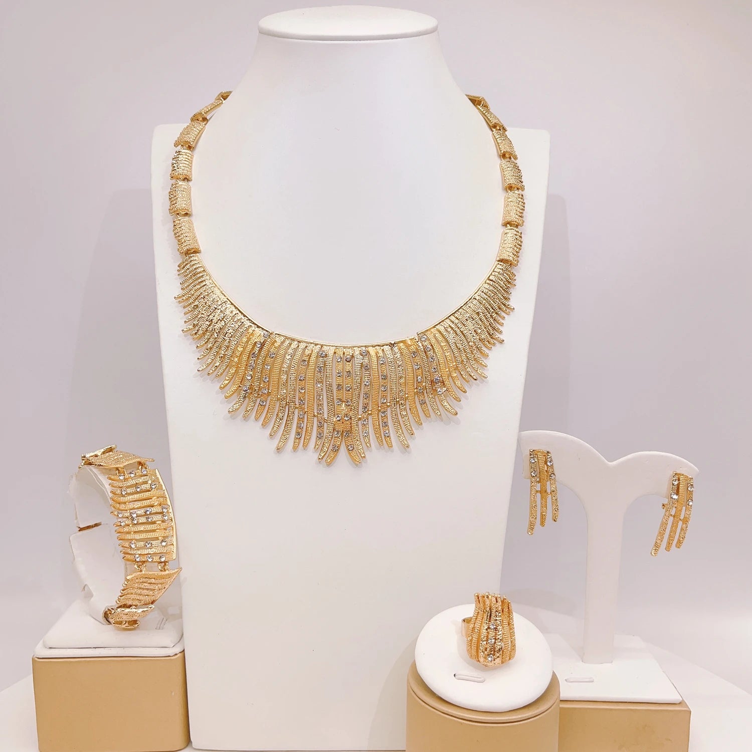 Wholesale Fashion Gold Plated Jewelry Set Affordable Beads Bridal Necklace Jewelry Set Beautiful Ladies Christmas Gift Set