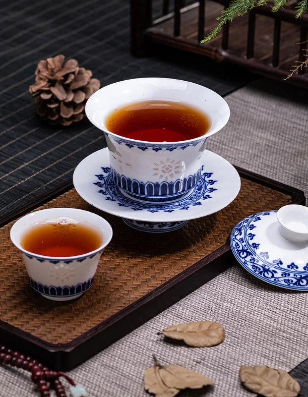 Blue and White Exquisite Porcelain Tableware Gift Set Cover Bowl Tall Teacup Gift Box Packaging