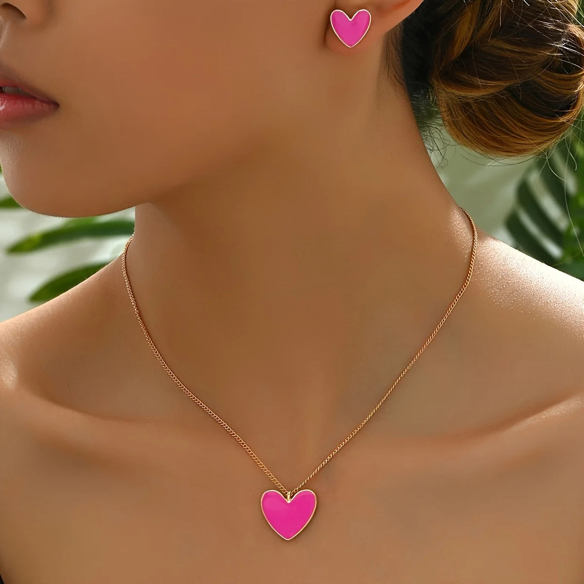 [Stylish Gift Set] 3pcs Stylish Minimalist Sweet Heart Earrings and Necklace Gift Set