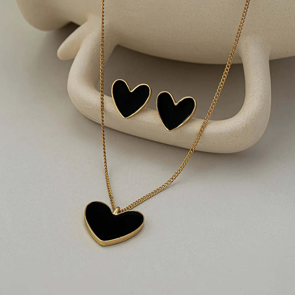 [Stylish Gift Set] 3pcs Stylish Minimalist Sweet Heart Earrings and Necklace Gift Set